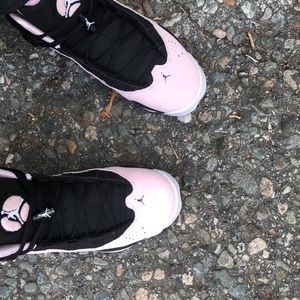 Jordan 6 Rings (GS) size 6.5y , color black/pink foam